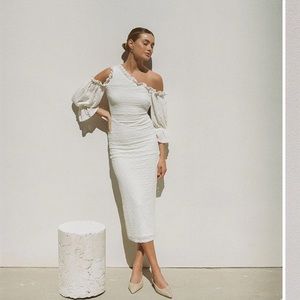 Aluer Backless Dress